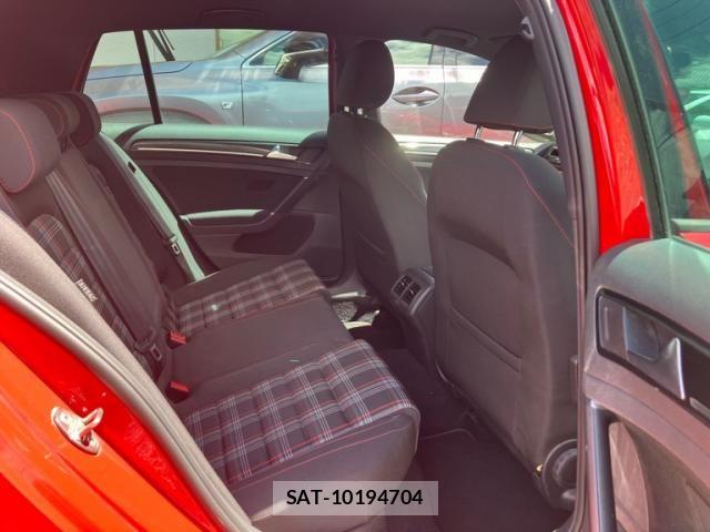 VolksWagen GOLF GTI 2013-08 8415840-15