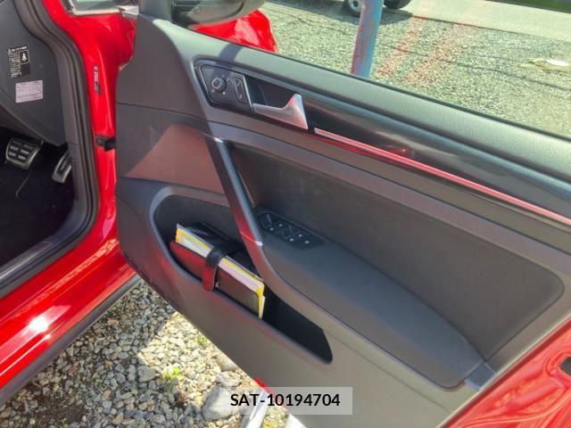 VolksWagen GOLF GTI 2013-08 8415840-18