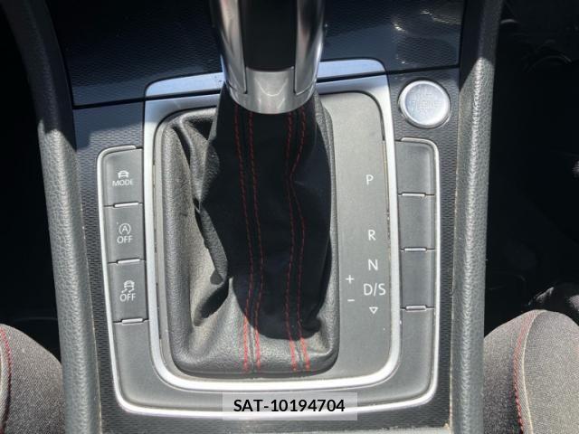 VolksWagen GOLF GTI 2013-08 8415840-20