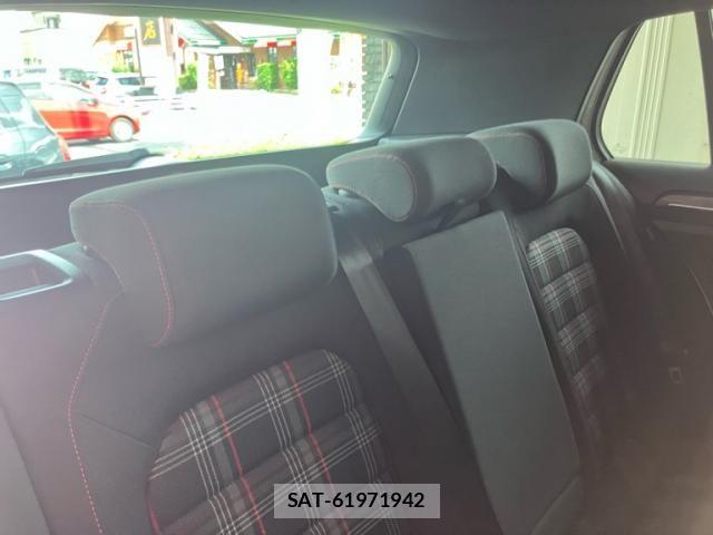VolksWagen GOLF GTI 2017-06 8458771-9