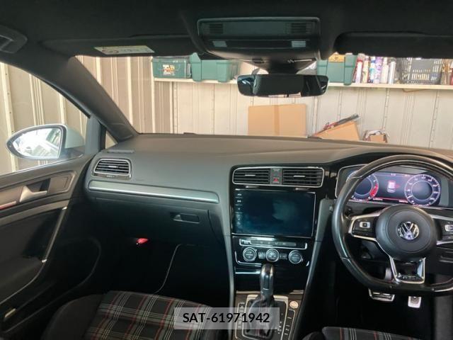 VolksWagen GOLF GTI 2017-06 8458771-10