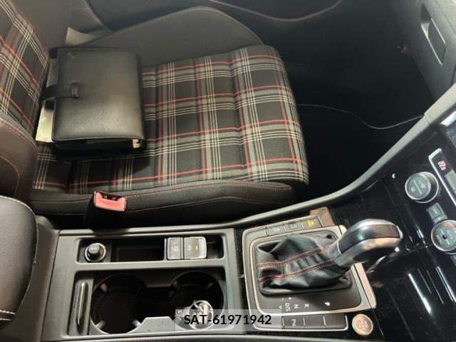 VolksWagen GOLF GTI 2017-06 8458771-26