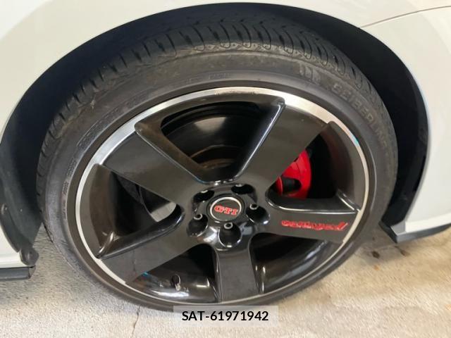VolksWagen GOLF GTI 2017-06 8458771-5