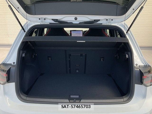 VolksWagen GOLF GTI 2025-09 8528202-13