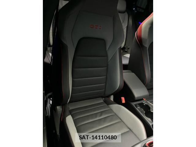VolksWagen GOLF GTI 2025-04 8564086-11