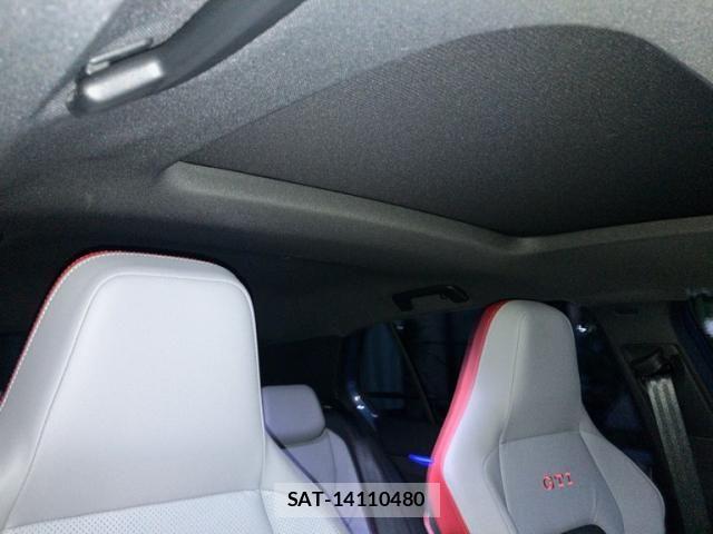 VolksWagen GOLF GTI 2025-04 8564086-13
