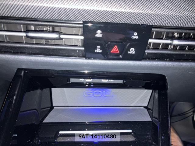 VolksWagen GOLF GTI 2025-04 8564086-18