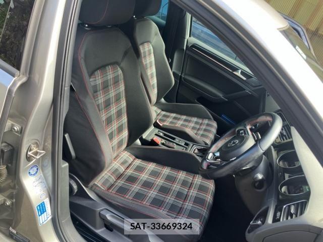 VolksWagen GOLF GTI 2014-02 8564088-10