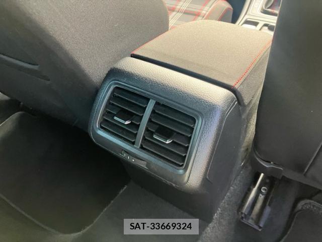 VolksWagen GOLF GTI 2014-02 8564088-13