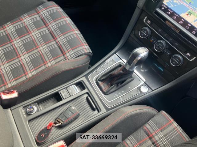 VolksWagen GOLF GTI 2014-02 8564088-16