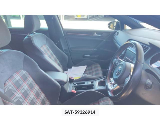 VolksWagen GOLF GTI 2014-10 8629742-9