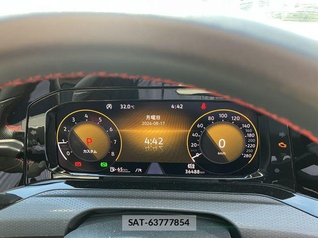 VolksWagen GOLF GTI 2022-11 8667139-5