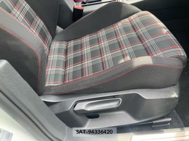 VolksWagen GOLF GTI 2015-03 8662407-14