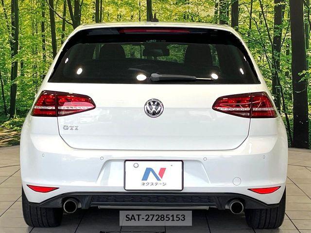 VolksWagen GOLF GTI 2015-02 8667140-14