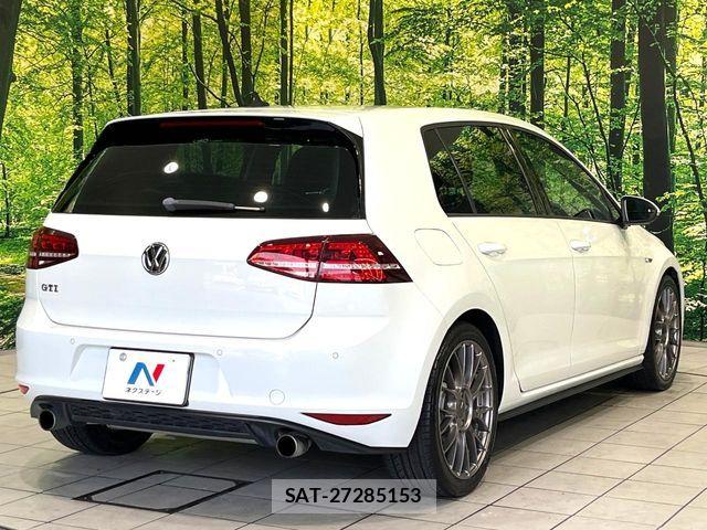 VolksWagen GOLF GTI 2015-02 8667140-16