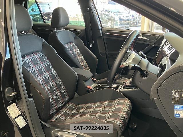 VolksWagen GOLF GTI 2019-02 8662406-14