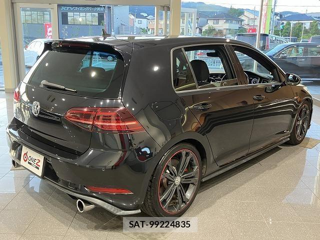 VolksWagen GOLF GTI 2019-02 8662406-2