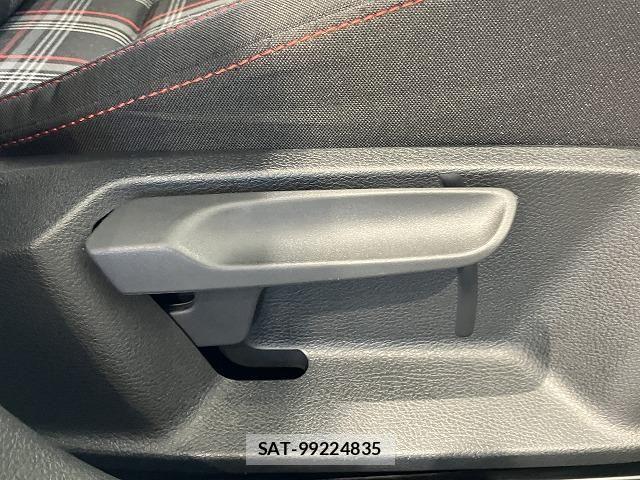VolksWagen GOLF GTI 2019-02 8662406-8