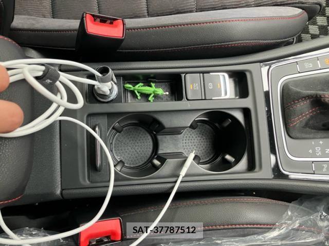 VolksWagen GOLF GTI 2019-11 8746846-17