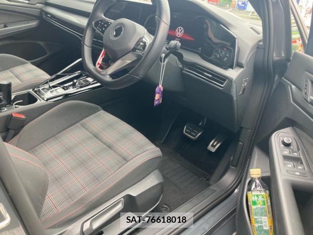 VolksWagen GOLF GTI 2023-03 8882967-9