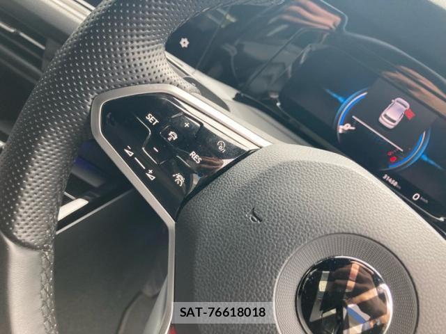 VolksWagen GOLF GTI 2023-03 8882967-12