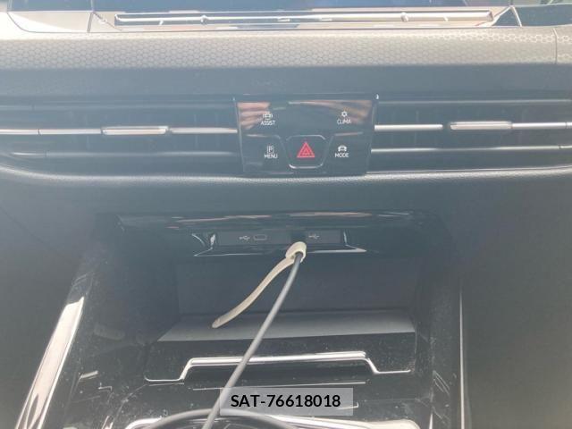 VolksWagen GOLF GTI 2023-03 8882967-14