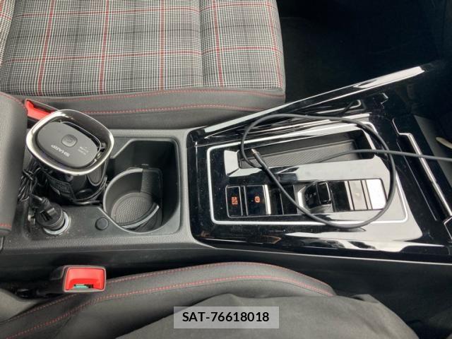 VolksWagen GOLF GTI 2023-03 8882967-15