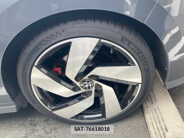 VolksWagen GOLF GTI 2023-03 8882967-6