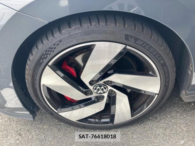 VolksWagen GOLF GTI 2023-03 8882967-7