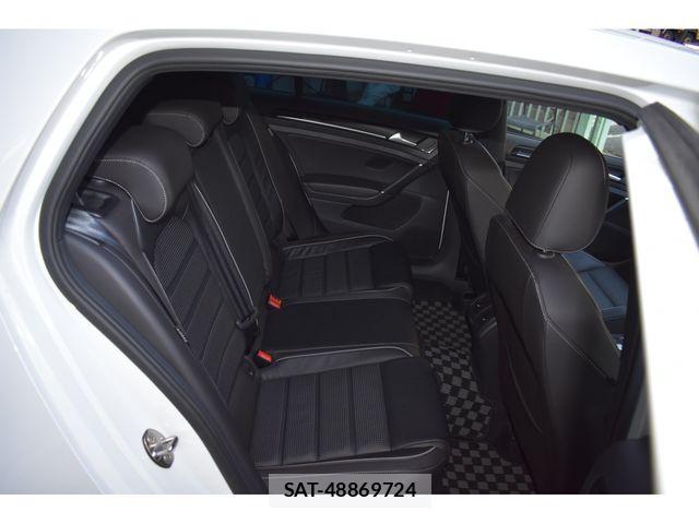 VolksWagen GOLF R 2018-05 495070-21