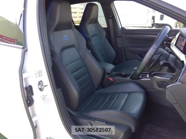 VolksWagen GOLF R 2023-08 2355661-3