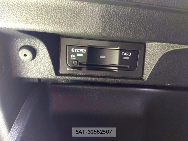 VolksWagen GOLF R 2023-08 2355661-8
