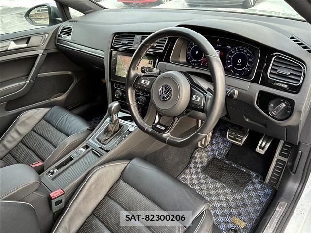 VolksWagen GOLF R 2017-06 3911238-12