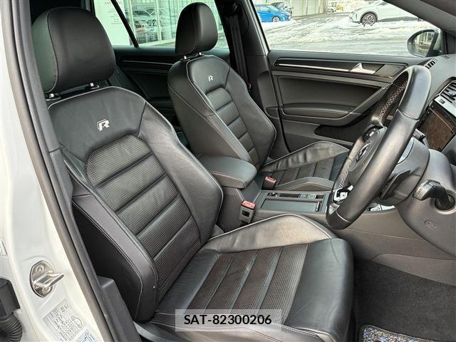 VolksWagen GOLF R 2017-06 3911238-13