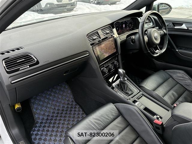 VolksWagen GOLF R 2017-06 3911238-18