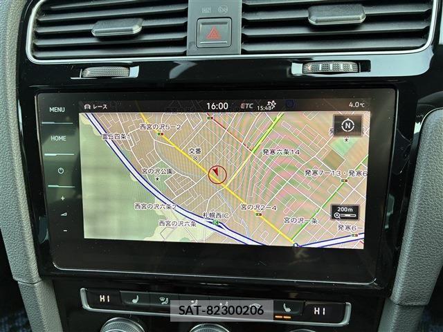 VolksWagen GOLF R 2017-06 3911238-24