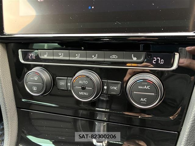 VolksWagen GOLF R 2017-06 3911238-26