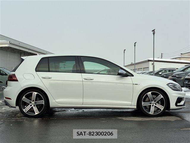 VolksWagen GOLF R 2017-06 3911238-3