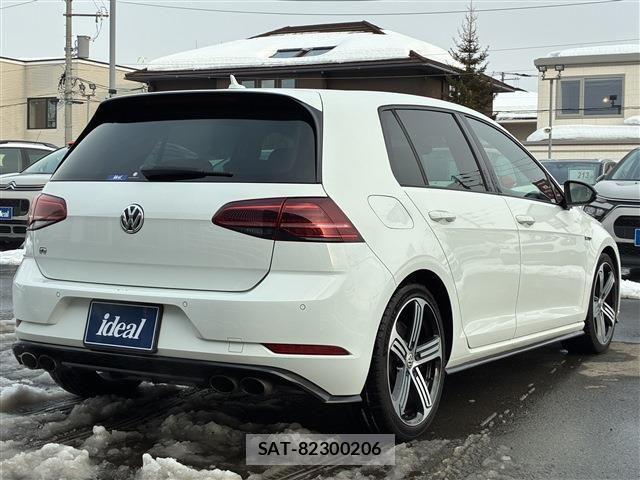 VolksWagen GOLF R 2017-06 3911238-4