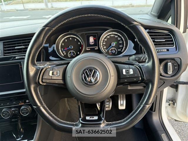 VolksWagen GOLF R 2014-08 6023089-12