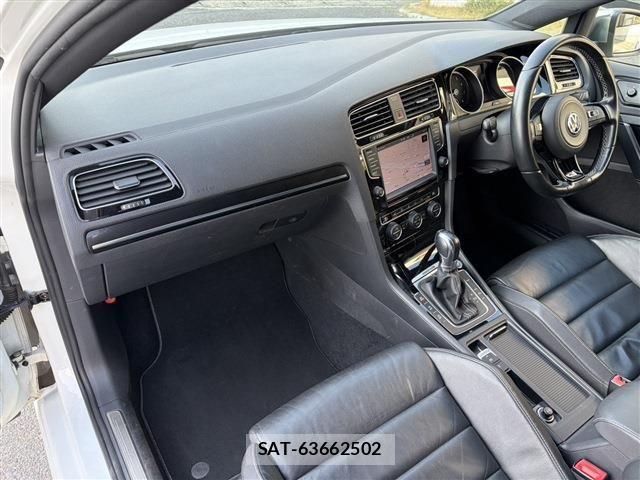 VolksWagen GOLF R 2014-08 6023089-17