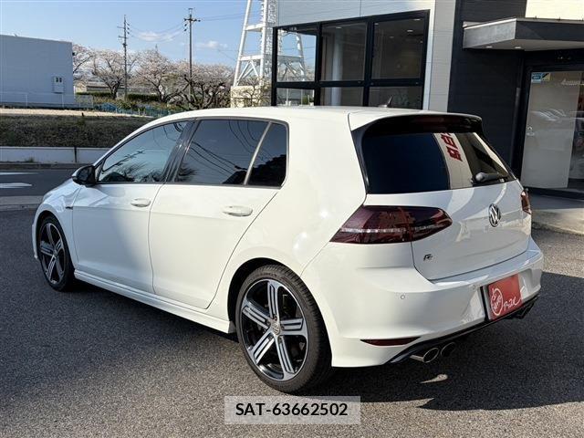 VolksWagen GOLF R 2014-08 6023089-2