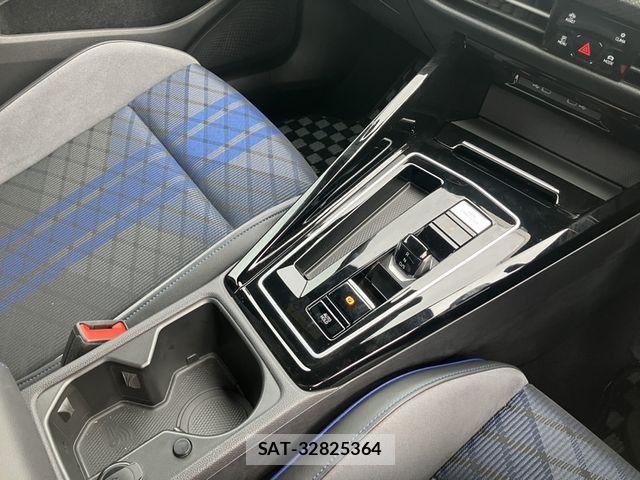 VolksWagen GOLF R 2023-08 6221171-9
