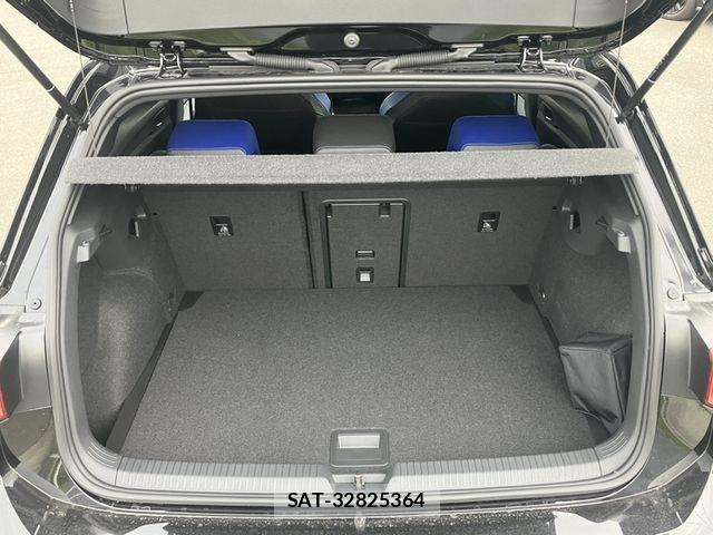 VolksWagen GOLF R 2023-08 6221171-11