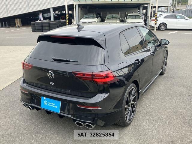 VolksWagen GOLF R 2023-08 6221171-2