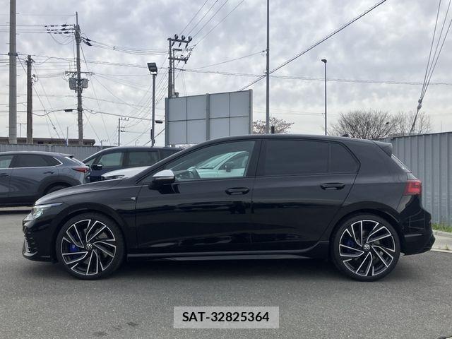 VolksWagen GOLF R 2023-08 6221171-4
