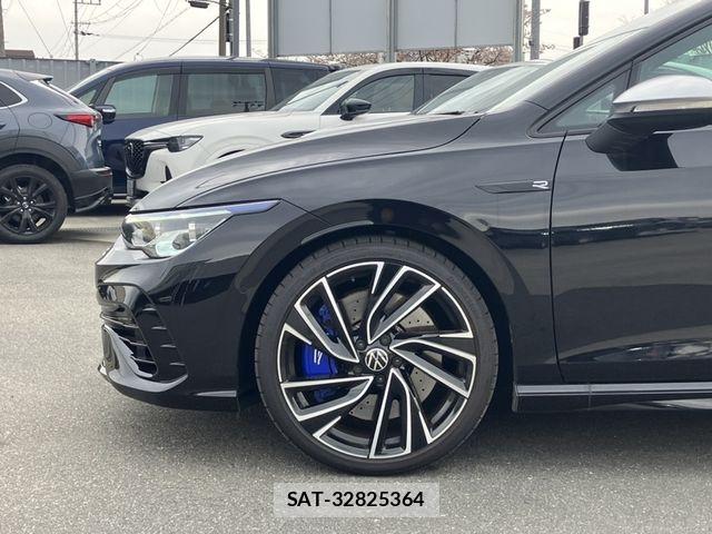 VolksWagen GOLF R 2023-08 6221171-5