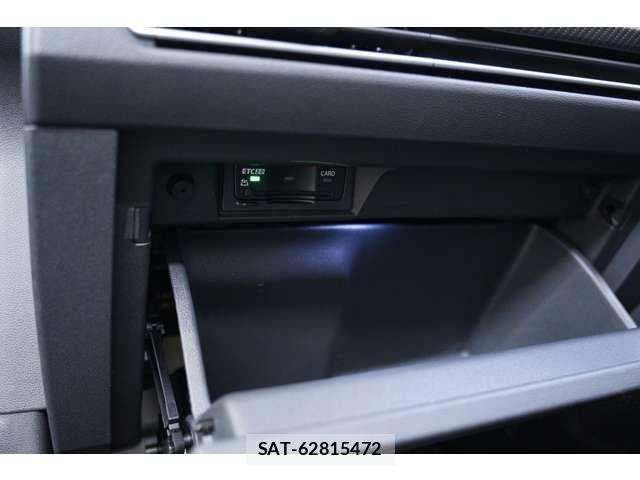 VolksWagen GOLF R 2023-10 7360469-15