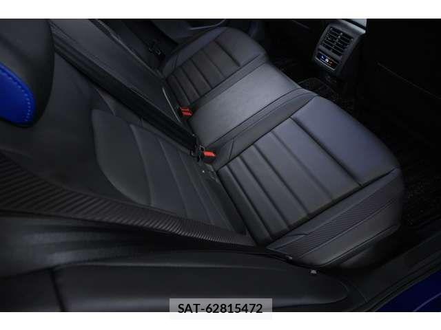 VolksWagen GOLF R 2023-10 7360469-16