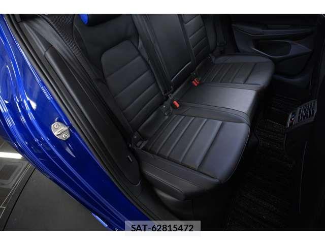 VolksWagen GOLF R 2023-10 7360469-17